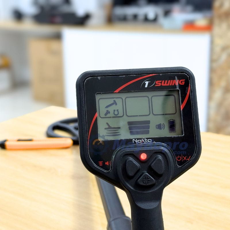 Máy báo phát hiện kim loại đen với đèn led đỏ