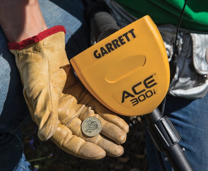 Garrett ACE 300i dò chính xác với nhiều vật phẩm kim loại như tiền xu