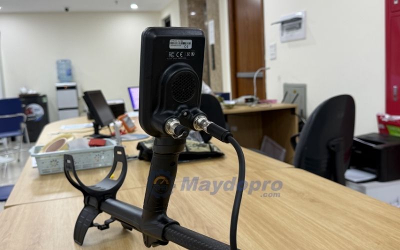 Mặt sau máy dò kim loại Simplex ULTRA