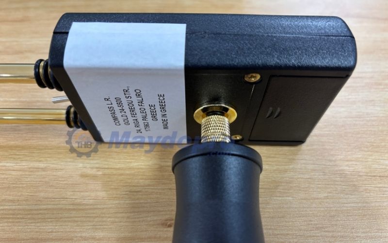 Mối vặn nối thân máy và tay cầm của máy dò vàng Compass Long Range GOLD 24-5500