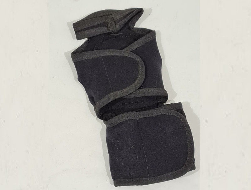 Adams MIT là tay dò dạng deo tay nhỏ gọn, chắc chắn