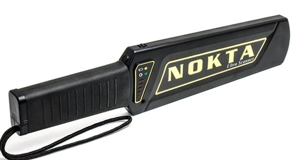 Tay rà kim loại Nokta Ultra Scanner