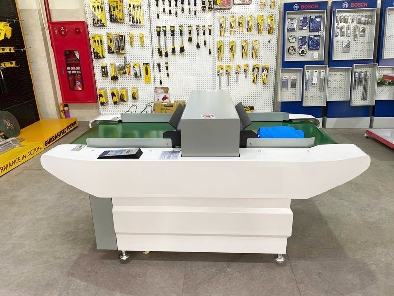 Máy dò mũi kim gãy may mặc